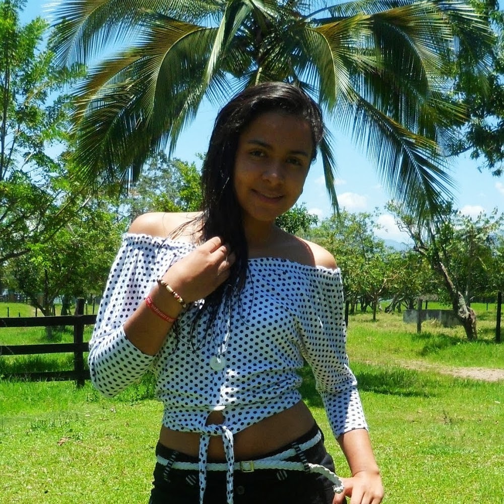 Meet your Posher, Monica